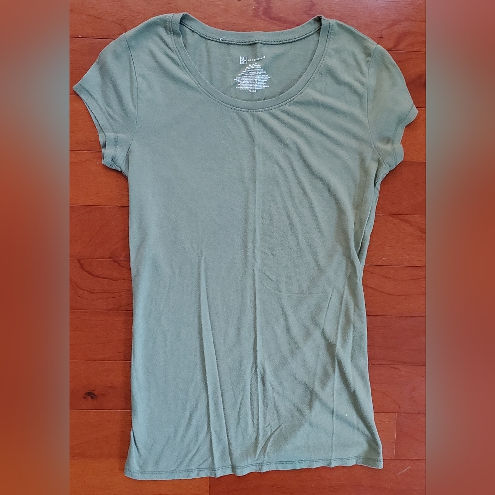 No Boundries Women's Green T-Shirt Size M